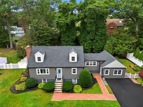 Stoneham House | Stylish Stoneham Getaway Playground Game Room