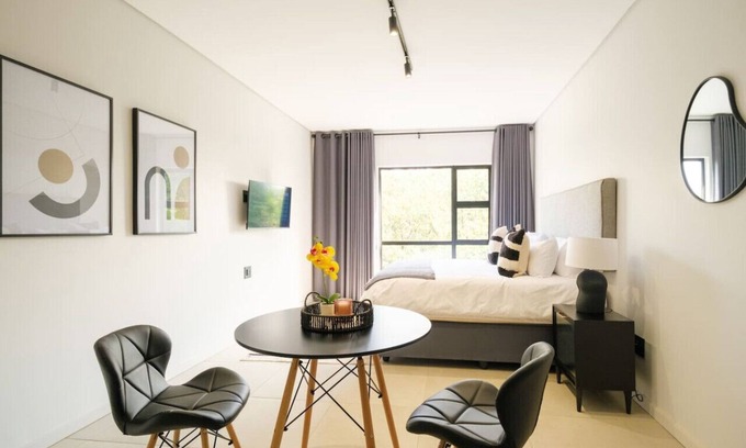 Greater Johannesburg Metropolitan Area Apartment | Stylish Studio on Flex on Murray 91B