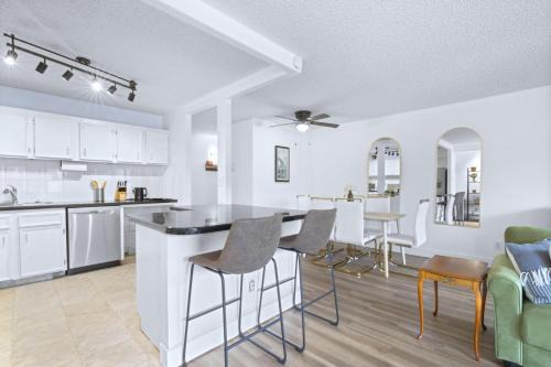 Beltline Apartment | Stylish Suite at Stampede w Free Parking and AC