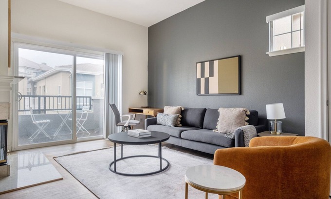 Sunnyvale Apartment | Stylish Sunnyvale 1BR w/Gym, Pool & W/D, nr highways, by Blueground