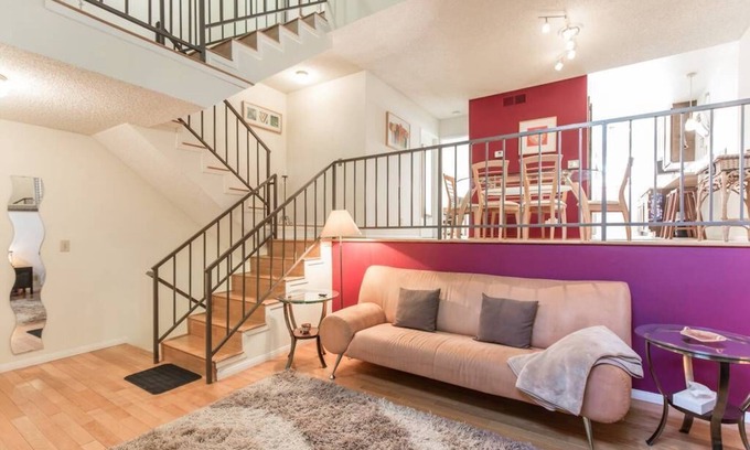 North Hills East House | Stylish Tri-level Townhouse Fully Furnished 2br, 2BA