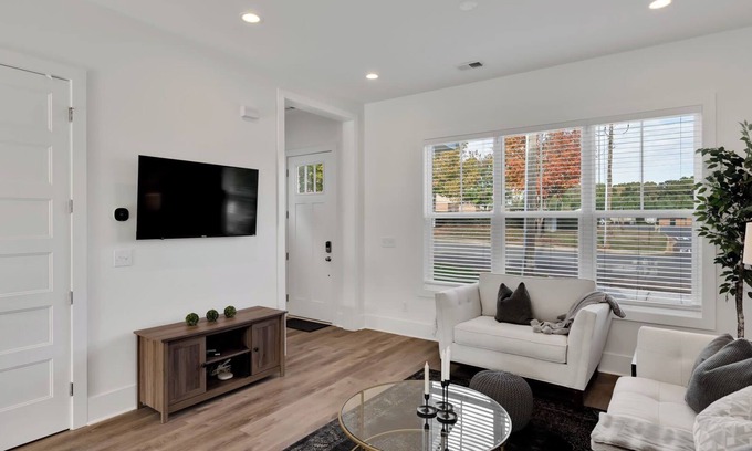 Charlotte House | Stylish Two Story Close to South End and Uptown