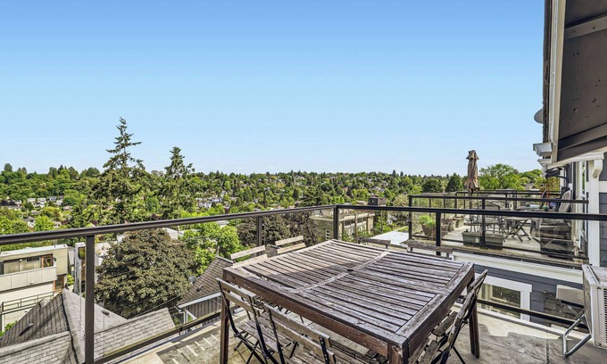 Mann House | Stylish Urban Townhome with Inspiring Eastern View