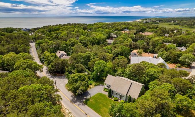 South Chatham House | Stylishly Furnished Home- Access to Pleasant Street Beach