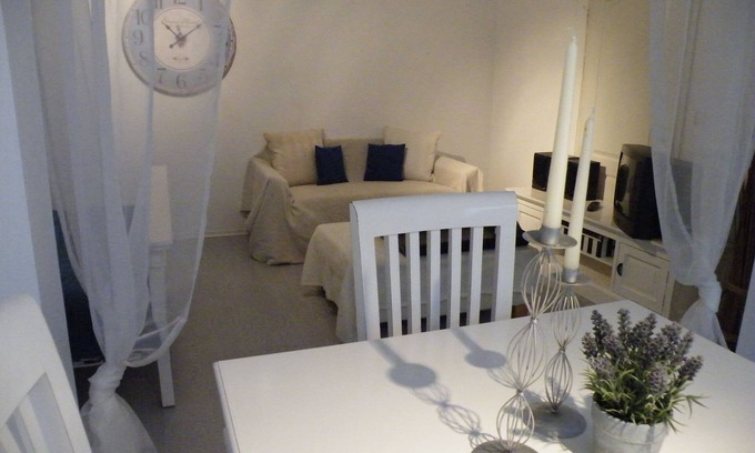 Offheim Apartment | Stylishly furnished studio apartment near Limburg