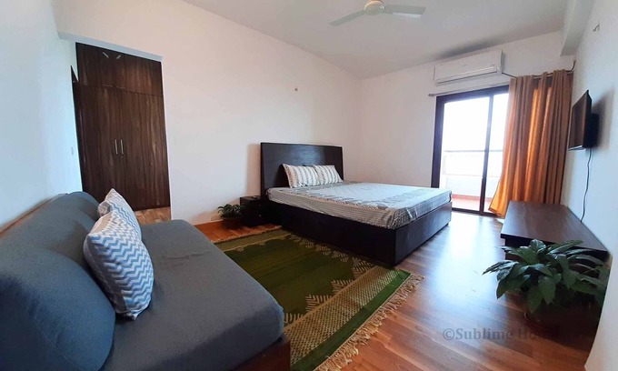 Bhubaneshwar Bed & Breakfast | Sublime Home stay: Suite Room with Balcony