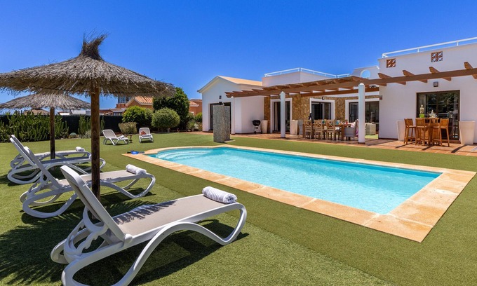 Caleta de Fuste Villa | Substantial Villa for 6 adults with outdoor covered terrace, pool and gardens
