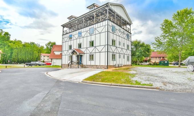 Helen Apartment | Suite 101 The Regensburg