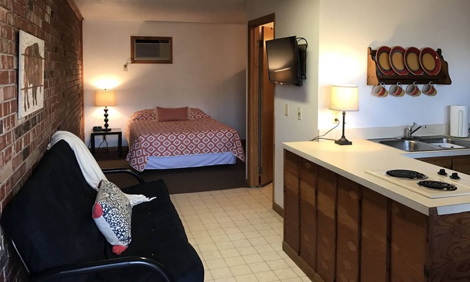 Gamaliel Apartment | Suite 2, Small at Buffalo Norfork Lake Ozark Mountain Lodge