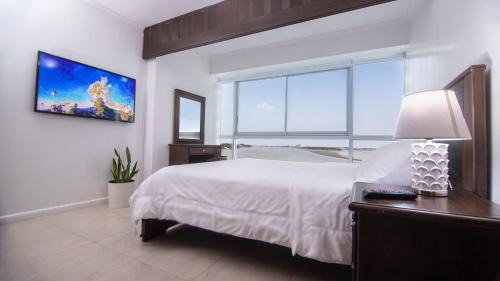 Las Penas Apartment | Suite 206, Riverfront, vista al río, Puerto Santa Ana, Guayaquil
