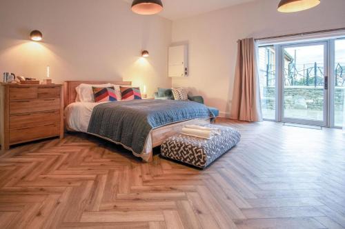 Pen-y-cae Apartment | Suite 4 - Sleeping Giant Hotel - Pen Y Cae Inn