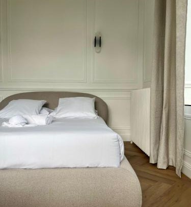 Charleville-Mezieres Apartment | Suite Arche - Maison les Arcades au pied de la Gare de Charleville-Mézières
