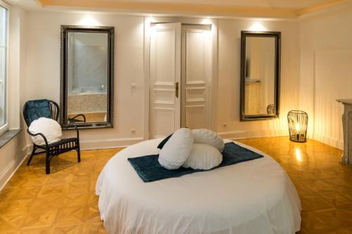 Pont-a-Mousson Apartment | Suite Atemporelle - SPA room