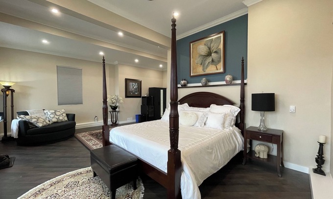 Gananoque Apartment | SUITE - LUXURIOUS & TRANQUIL WATERFRONT WALKOUT, WITH STUNNING VIEWS & GARDENS