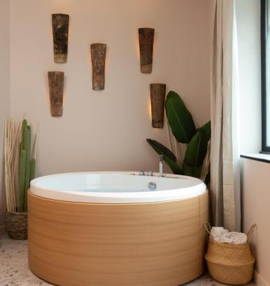 Neudorf Est Apartment | Suite romantique Ibiza, Jacuzzi, Spa