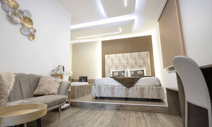 Campolattaro Hotel | Suite - Room with double bed with private Jacuzzi