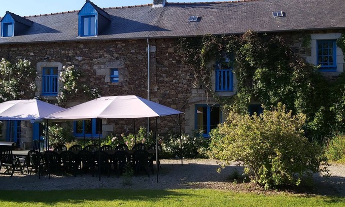 Calorguen Cottage | Suite- Saint Suliac-Family-Ensuite with Bath-Garden view