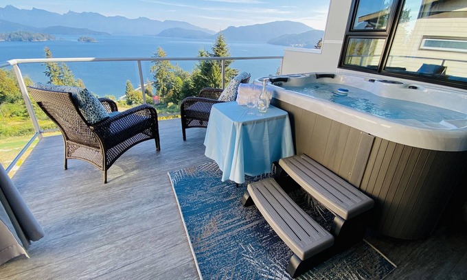 Langdale House | Suite with ocean views, hot tub and nearby beach (pls read description fully).