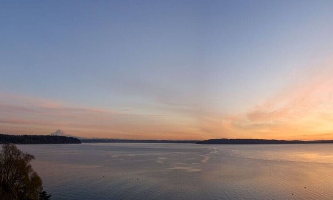 Three Tree Point Bed & Breakfast | Suite with Puget Sound, Mount Rainier, & Olympic Views