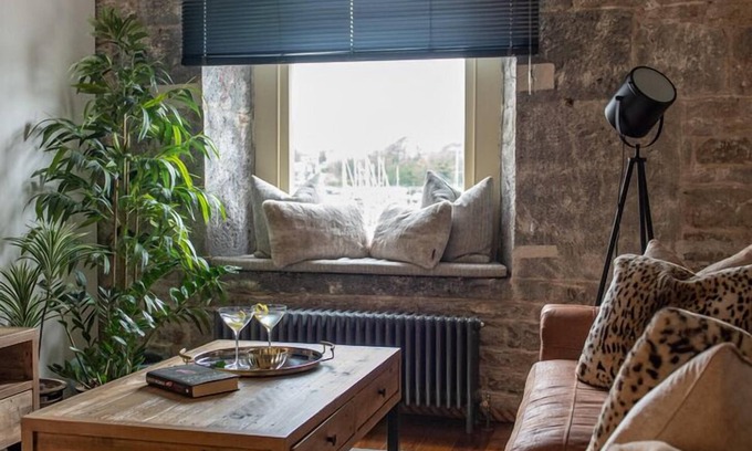 Plymouth Apartment | Suite007 - luxury apartment with sea view