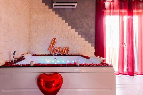 San Giorgio a Cremano Apartment | SuiteHouse - With Jacuzzi & All Comfort