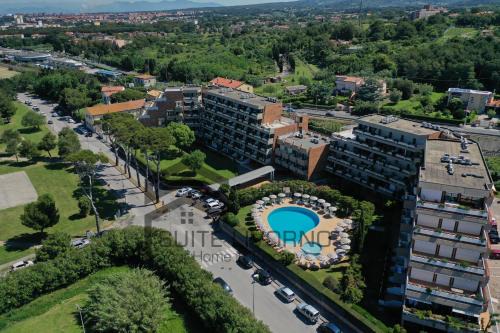 Livorno Apartment | Suites Marilia Apartments Pool Side - Suite Livorno Holiday Home Group