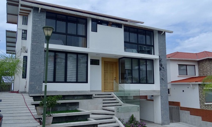 Jama House | Sumérgete en la Serenidad: Tu Refugio de Ensueño en la Playa