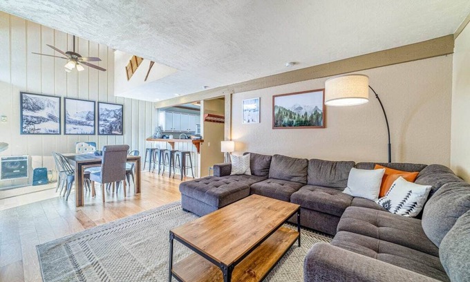 Mammoth Lakes House | ★ Summer Ready ★ Hot Tub, Summit Views, Close to Village