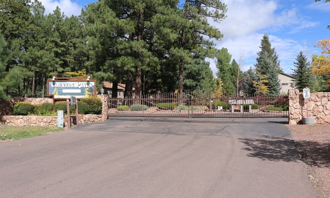 Pinetop House | Summer White Mountain Getaway Monthly