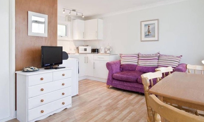 Bishopston Ski Chalet | Summercliffe Chalet in the beautiful Swansea