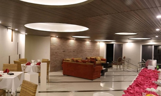 Changla Gali Hotel | Summit Hotel