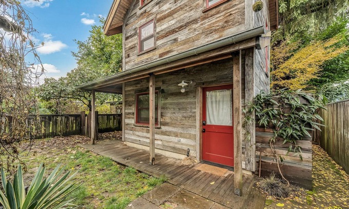 Belmont House | Sun filled Hawthorne-Belmont Casa De Campo