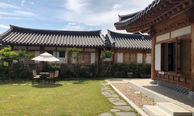 Nagan-myeon House | Suncheon Moonlight Love Hanok Pension