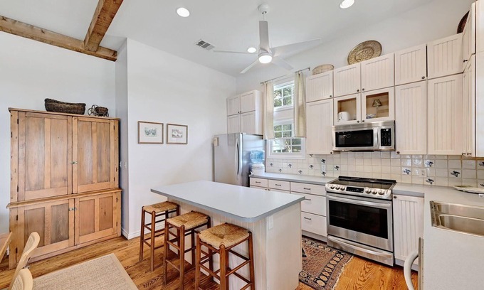 Burnet House | Sunday House @ Cockleburr Cove on Inks Lake - Lakefront property w/boat dock