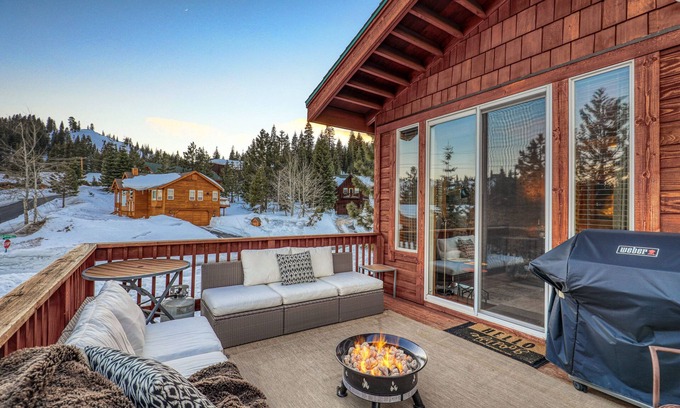 Truckee House | Sundial Retreat at Tahoe Donner - 2BR Monthly Lease