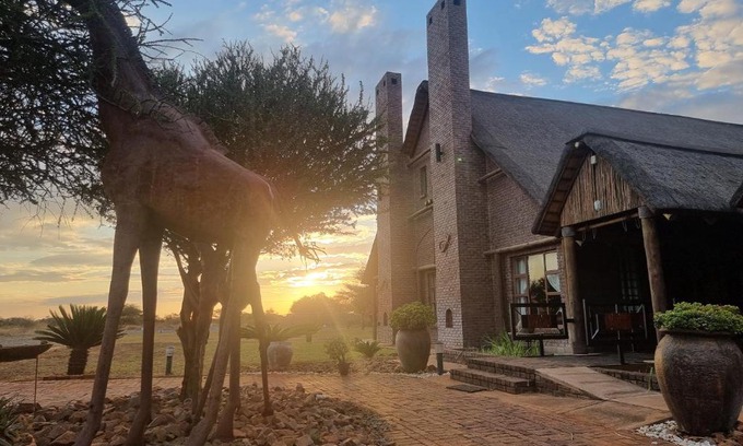 Marble Hall Cabin | Sundowners Game Lodge