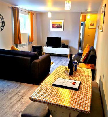 Tenby Apartment | Sunflower Apartment, Family accommodation Near Tenby in Pembrokeshire