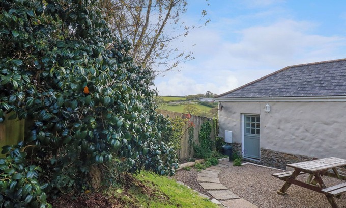 Truro Cottage | SUNLIGHT COTTAGE, pet friendly, with a garden in Truro