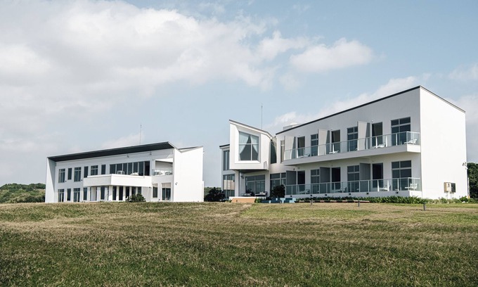 Eluan Bed & Breakfast | Sunlight on the peninsula