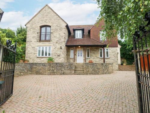 Weymouth House | Sunningdale Rise