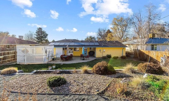 Scenic Heights Apartment | Sunny Beach House of Olde Town Arvada