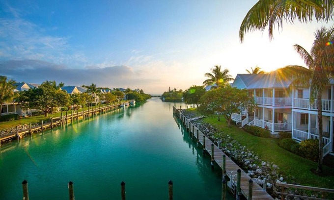 Marathon Apartment | Sunny Beaches | Sunset Cruises. 2 Bedroom Private Villa