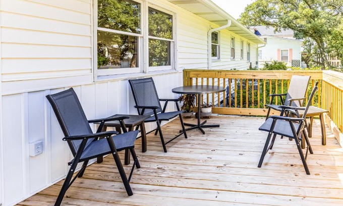 Tranquil Harbour House | Sunny & Chair