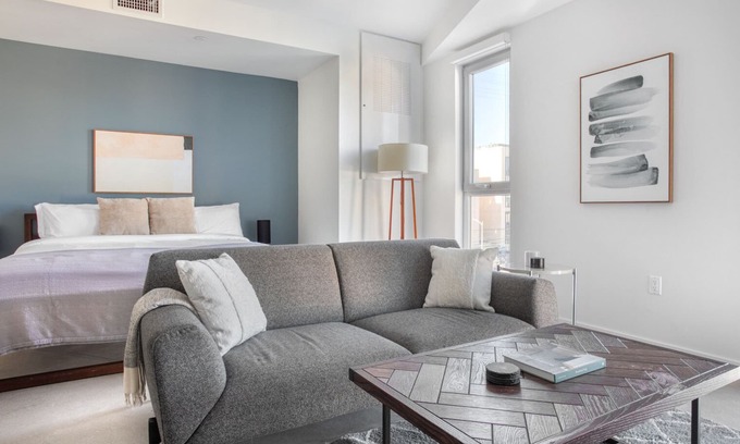 Palms Apartment | Sunny Culver City Studio w/Courtyard & Gym, close to 405, by Blueground