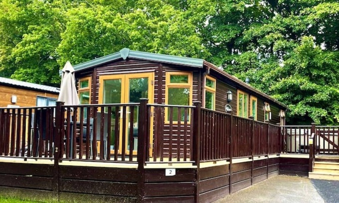 Liverton Cabin | Sunny Deer's Retreat lodge Devon - Finlake Resort