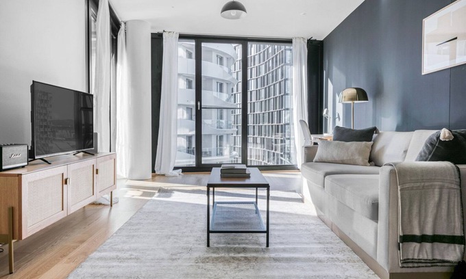 Favoriten Apartment | Sunny Favoriten 1BR w/Gym & Lounge, walk to Hauptbahnhof, by Blueground