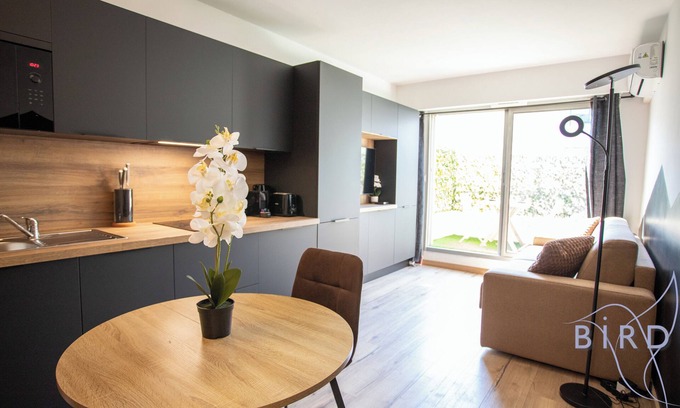 Juan-les-Pins Apartment | Sunny Flat in Juan les pins