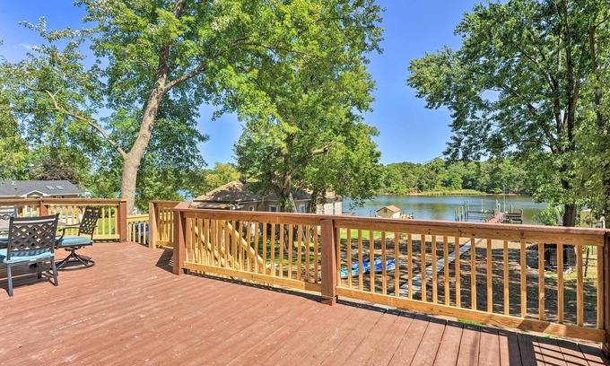 Point Pleasant Cottage | Sunny Glen Burnie Home - On-site Water Access