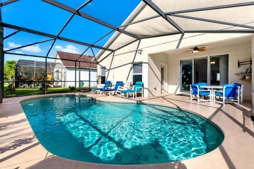 Crescent Lakes House | Sunny Private Pool with Nature View to Rear - Quiet Community - Nr Disney