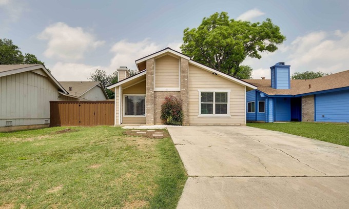 New Territories House | Sunny San Antonio Home w/Backyard + Patio!